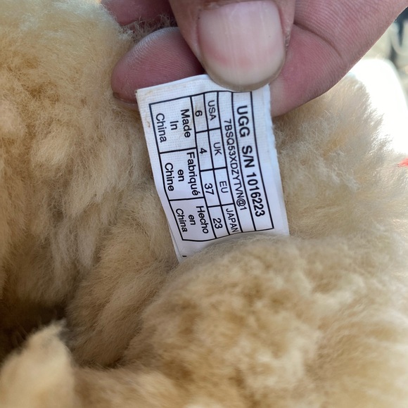 UGG CLASSIC SHORT II CHESTNUT SUEDE SHEEPSKIN WATERPROOF WOMENS BOOTS Size 6 - Picture 9 of 10